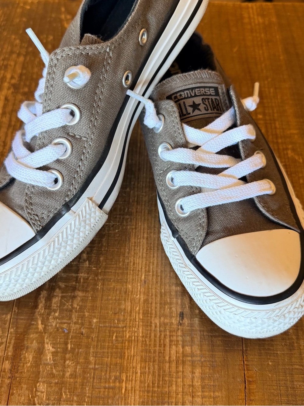 Converse Womens 6 Shoreline Shoes- Brown with White Trim